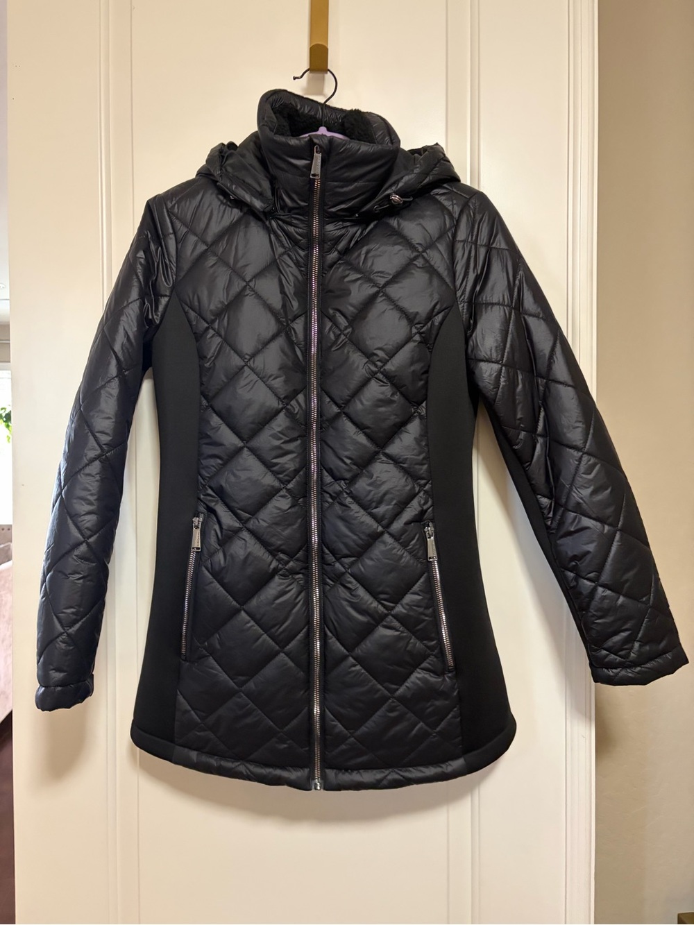 Trending🖤🖤90’s Y2K Vintage Bebe Black Quilted Hooded Puffer Jacket 🖤